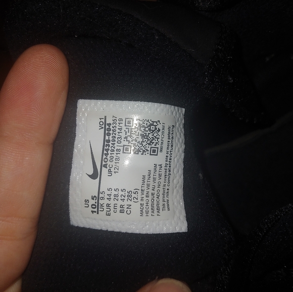 Kyrie Flytrap 2 'Black Gold'
 Size 10.5 - Picture 6 of 9